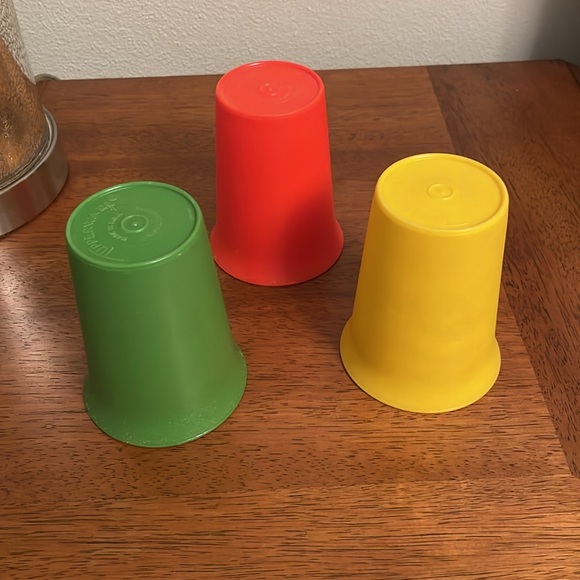 Vintage Tupperware Bell Tumblers Kids Drinking Cups Set of 3 - Picture 3 of 4